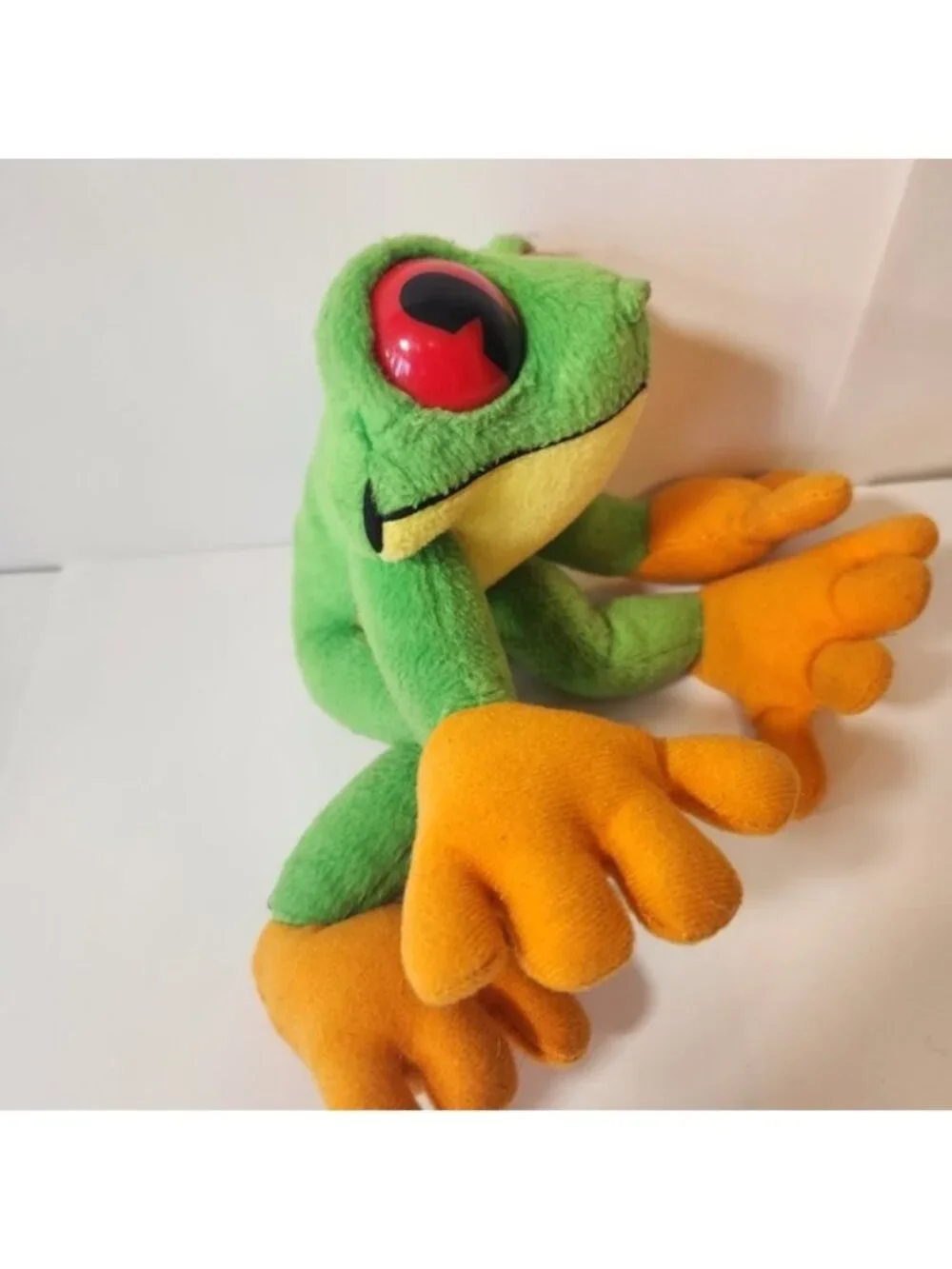 Rainforest Cafe Cha Cha the Tree Frog Plush Red Eyes Green Orange Stuffed Animal